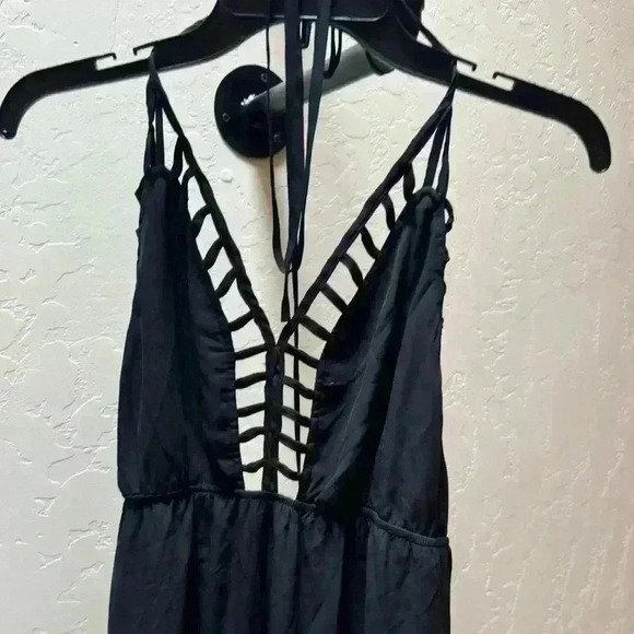 Windsor Women’s Chic maxi black dress - halter back or cris cross. NWT - Picture 4 of 7